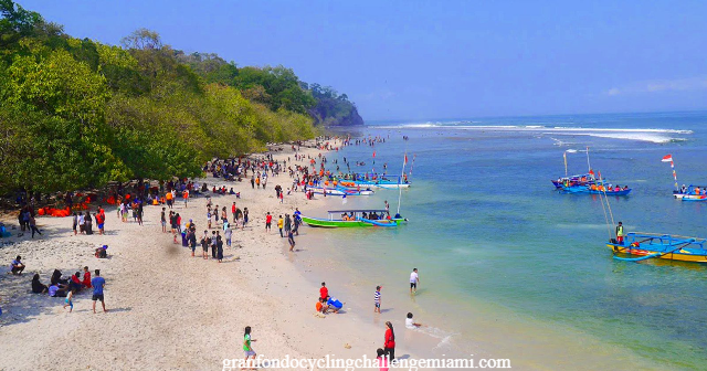 4 Tempat Wisata Pantai Terbaik Di Jawa Barat Menikmati Alam