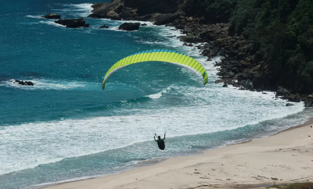 Wisata Pantai yang Terletak di Pesisir Jatim